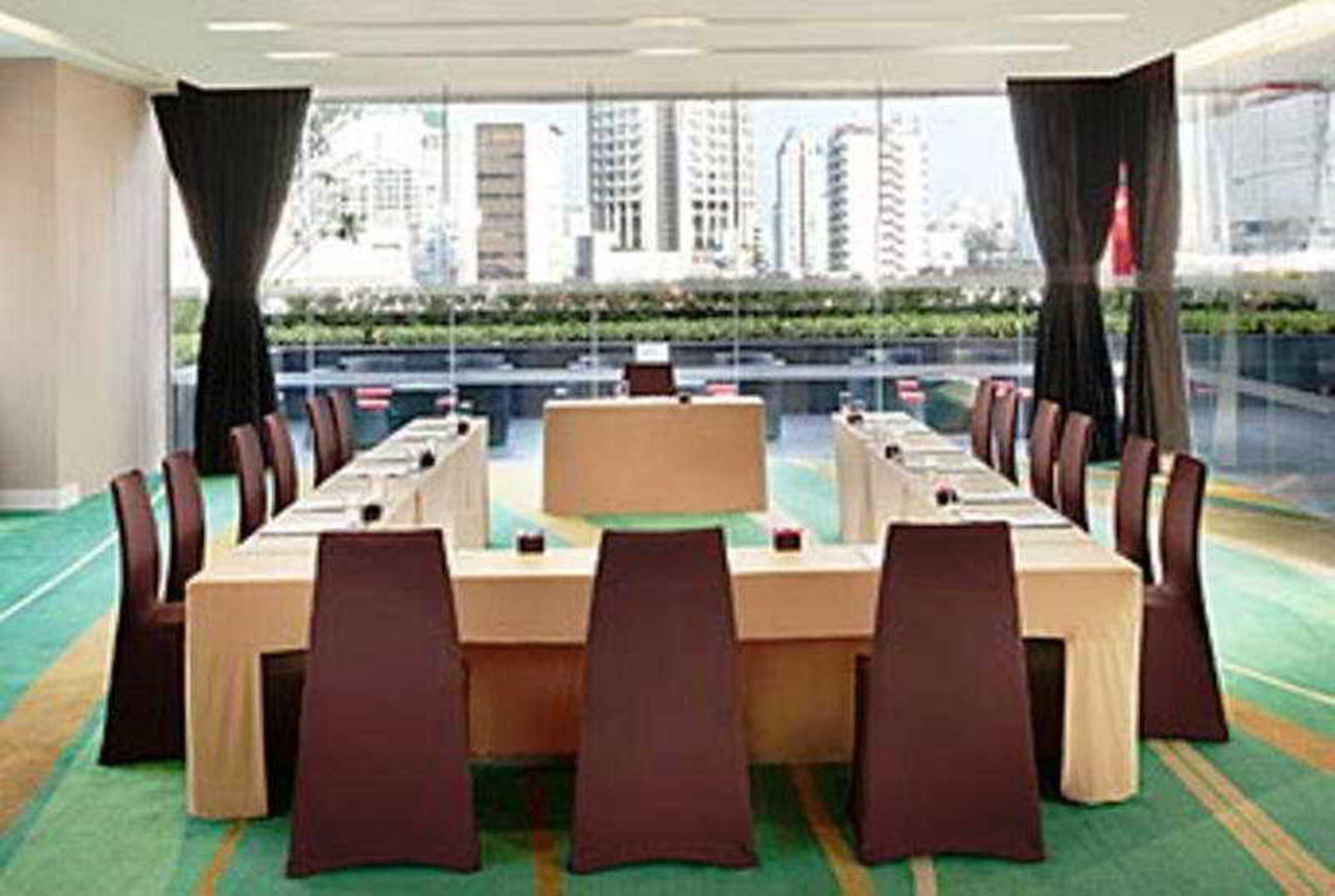 Four Points By Sheraton Bangkok, Sukhumvit 15 Dış mekan fotoğraf